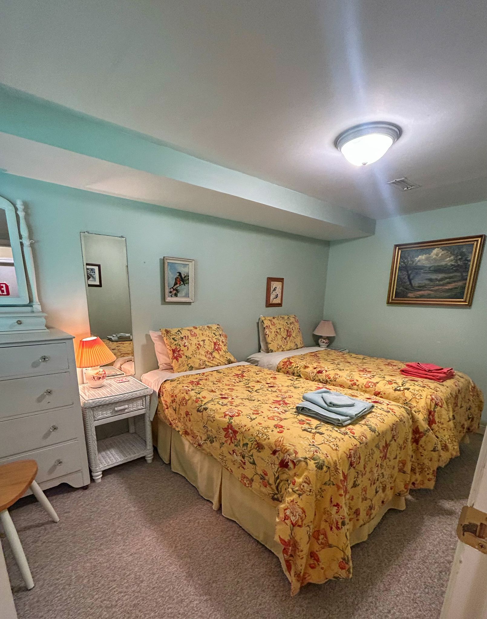 Second view of the shared twin room
